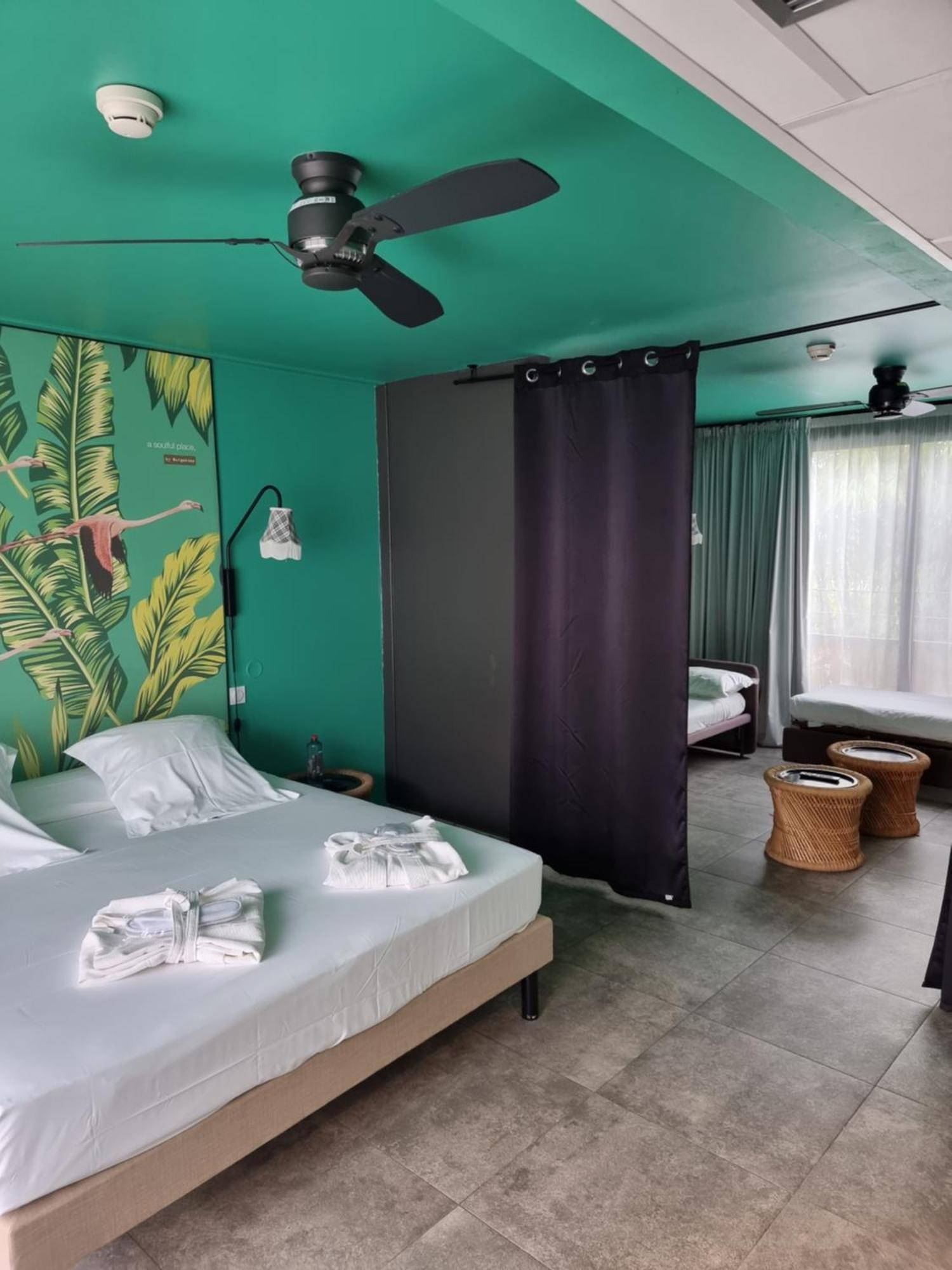 Dina Morgabine Saint Gilles Hotel Buitenkant foto